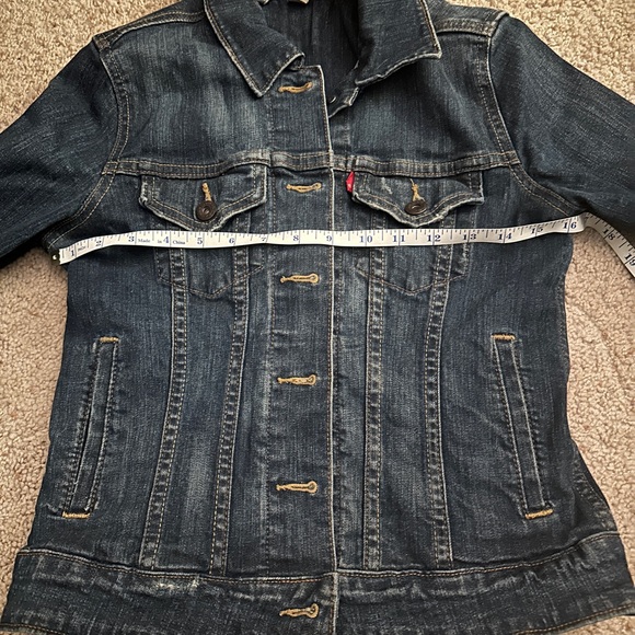 Levi’s Denim Jean Jacket - Picture 6 of 8